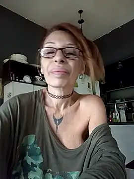 FrozenWaffle online show from April 7, 2026, 4:20 pm