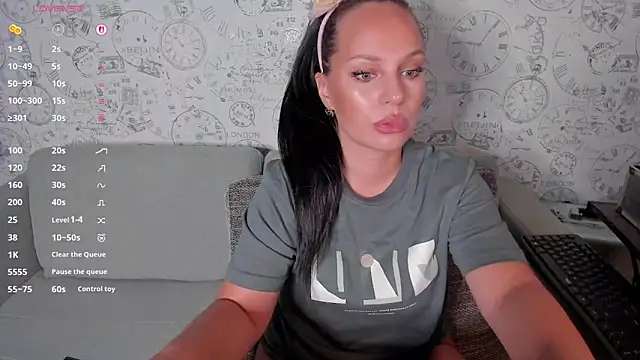 Snapshot of LondonBadGirl chatting on September 16, 2025, 8:43 pm LondonBadGirl online show from September 16, 2025, 8:43 pm