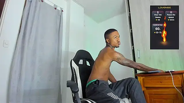 Snapshot of YeremiBrowm chatting on September 18, 2025, 8:45 pm YeremiBrowm online show from September 18, 2025, 8:45 pm