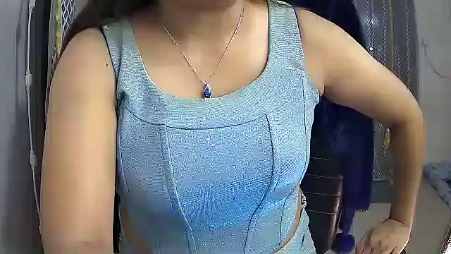 avav love online show from February 17, 2025, 3:33 pm