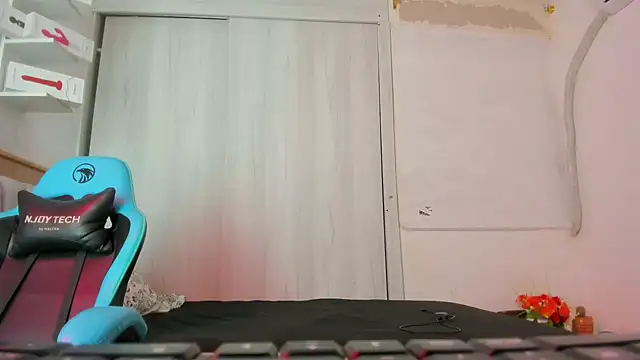 Snapshot of Lunastar02 chatting on October 10, 2025, 1:34 pm Lunastar02 online show from October 10, 2025, 1:34 pm