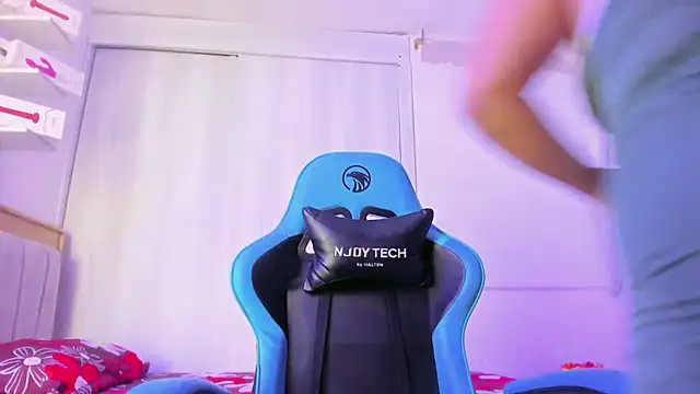 Snapshot of Lunastar02 chatting on October 3, 2025, 1:45 pm Lunastar02 online show from October 3, 2025, 1:45 pm