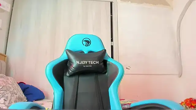 Snapshot of Lunastar02 chatting on October 16, 2025, 2:14 pm Lunastar02 online show from October 16, 2025, 2:14 pm