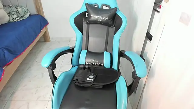 Snapshot of Lunastar02 chatting on March 14, 2025, 12:40 pm Lunastar02 online show from March 14, 2025, 12:40 pm