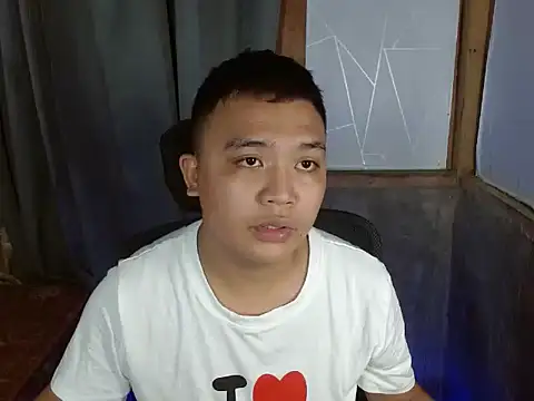 Snapshot of xsweetasian69x chatting on January 4, 2025, 8:17 am xsweetasian69x online show from January 4, 2025, 8:17 am