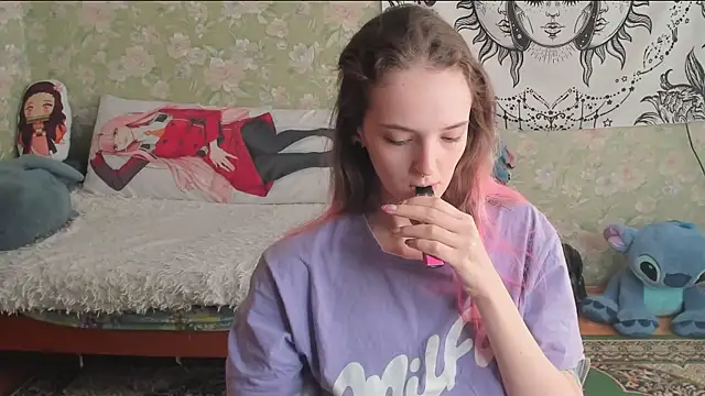 Cutie Adelia online show from March 31, 2026, 9:33 am