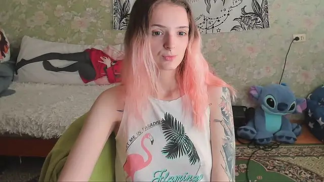 Snapshot of Cutie_Adelia chatting on September 21, 2025, 9:36 am Cutie Adelia online show from September 21, 2025, 9:36 am