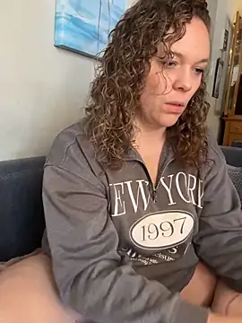 AuroraSummers online show from February 5, 2026, 3:52 pm