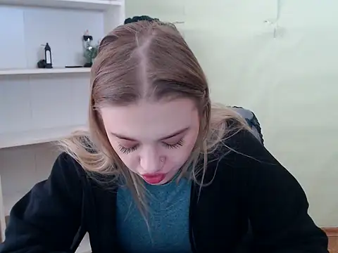 Snapshot of CrazyGloria chatting on February 22, 2025, 6:28 am CrazyGloria online show from February 22, 2025, 6:28 am