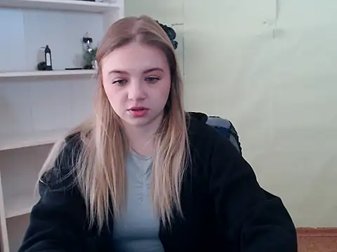 Snapshot of CrazyGloria chatting on February 21, 2025, 6:40 am CrazyGloria online show from February 21, 2025, 6:40 am