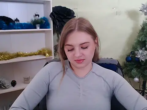 Snapshot of CrazyGloria chatting on January 17, 2025, 9:49 am CrazyGloria online show from January 17, 2025, 9:49 am