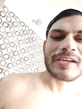 Snapshot of alex78265 chatting on October 22, 2025, 6:13 am alex78265 online show from October 22, 2025, 6:13 am