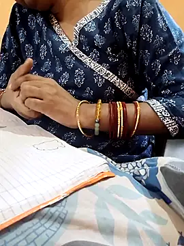 Snapshot of Diya_143 chatting on September 24, 2025, 3:35 am Diya 143 online show from September 24, 2025, 3:35 am