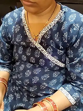 Snapshot of Diya_143 chatting on October 19, 2025, 6:21 pm Diya 143 online show from October 19, 2025, 6:21 pm