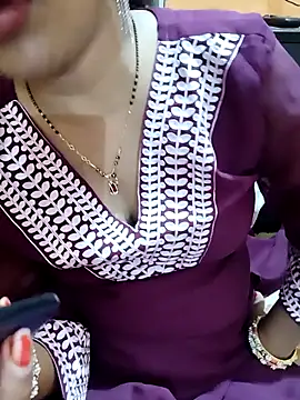 Snapshot of Diya_143 chatting on October 23, 2025, 1:54 pm Diya 143 online show from October 23, 2025, 1:54 pm