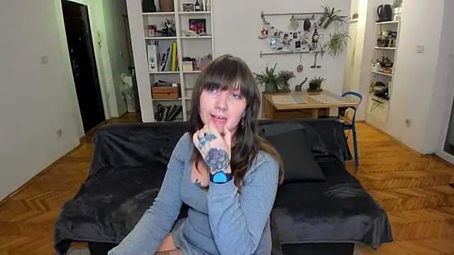 StacyTigerr online show from December 1, 2024, 4:34 pm