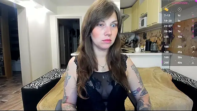 StacyTigerr online show from October 14, 2025, 4:07 pm