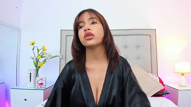 AnahiRivera online show from February 1, 2025, 12:04 pm