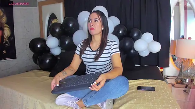 Snapshot of celestestars chatting on October 28, 2025, 9:25 pm celestestars online show from October 28, 2025, 9:25 pm