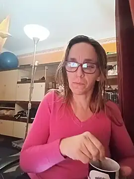 Snapshot of Dettybitch40 chatting on November 10, 2025, 4:12 pm Dettybitch40 online show from November 10, 2025, 4:12 pm