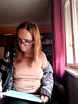 Snapshot of Dettybitch40 chatting on September 27, 2025, 12:00 pm Dettybitch40 online show from September 27, 2025, 12:00 pm