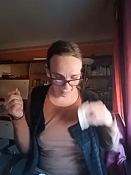 Snapshot of Dettybitch40 chatting on November 30, 2025, 9:21 am Dettybitch40 online show from November 30, 2025, 9:21 am