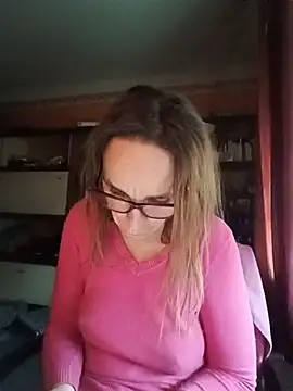 Snapshot of Dettybitch40 chatting on December 2, 2025, 1:13 pm Dettybitch40 online show from December 2, 2025, 1:13 pm