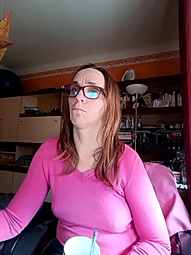 Snapshot of Dettybitch40 chatting on October 25, 2025, 10:58 am Dettybitch40 online show from October 25, 2025, 10:58 am