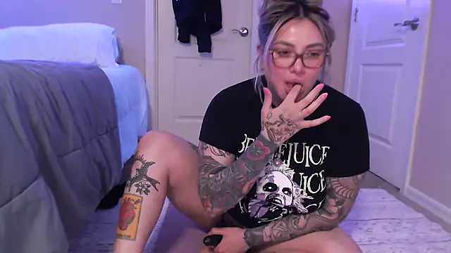 nativepumpkin95 online show from February 16, 2025, 3:47 am