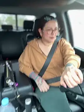 nativepumpkin95 online show from April 17, 2026, 10:34 pm