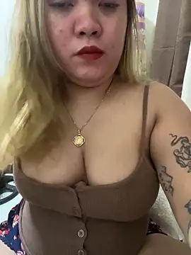 newasiangirl online show from May 19, 2026, 3:41 pm