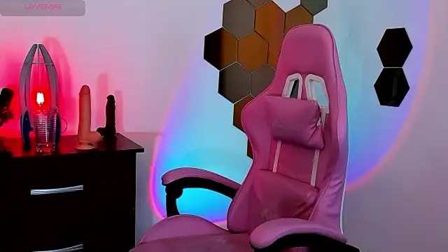 Snapshot of tastymeli chatting on October 18, 2025, 10:23 pm tastymeli online show from October 18, 2025, 10:23 pm