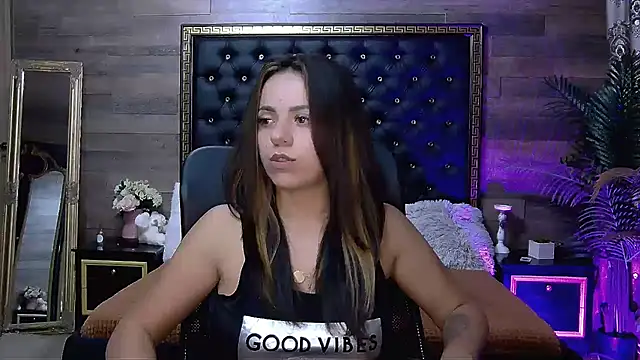 PlayfulElla online show from September 21, 2025, 5:01 am