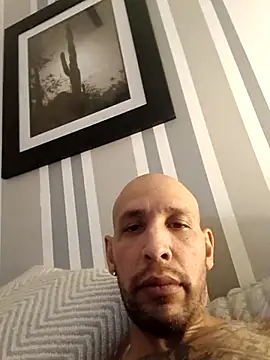 Snapshot of mrbigone45 chatting on November 25, 2025, 10:04 am mrbigone45 online show from November 25, 2025, 10:04 am