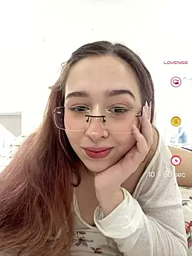 Snapshot of tsuki_chan_on chatting on July 15, 2026, 3:52 pm tsuki chan on online show from July 15, 2026, 3:52 pm