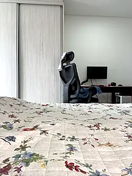 Snapshot of tsuki_chan_on chatting on October 31, 2025, 2:46 pm tsuki chan on online show from October 31, 2025, 2:46 pm