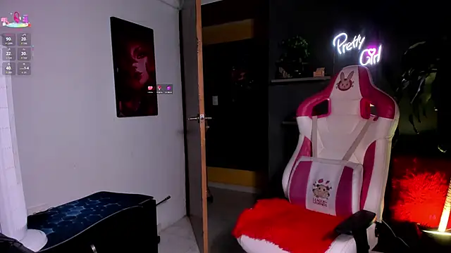 Emilyjhonson 01 online show from October 2, 2025, 2:09 pm