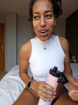 Goldenlace online show from February 11, 2026, 1:11 pm