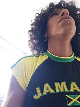 Snapshot of Goldenlace chatting on October 2, 2025, 11:46 am Goldenlace online show from October 2, 2025, 11:46 am