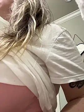 Snapshot of Vivian_MayXxX chatting on November 19, 2025, 1:49 am Vivian MayXxX online show from November 19, 2025, 1:49 am