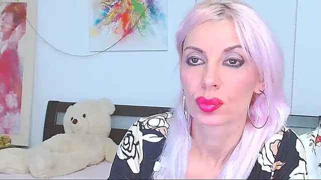 Snapshot of HoneyLara chatting on October 10, 2025, 8:53 pm HoneyLara online show from October 10, 2025, 8:53 pm