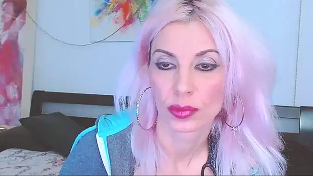 HoneyLara online show from February 28, 2025, 9:01 pm