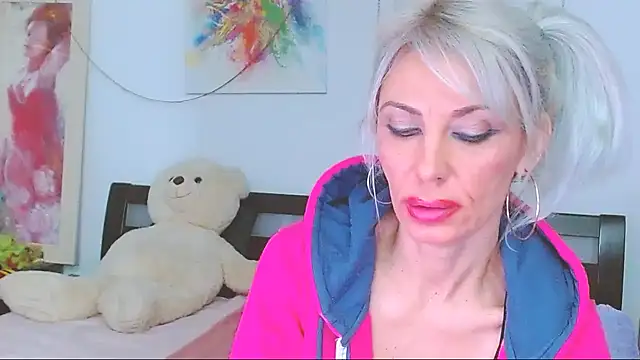 HoneyLara online show from December 20, 2025, 7:06 pm