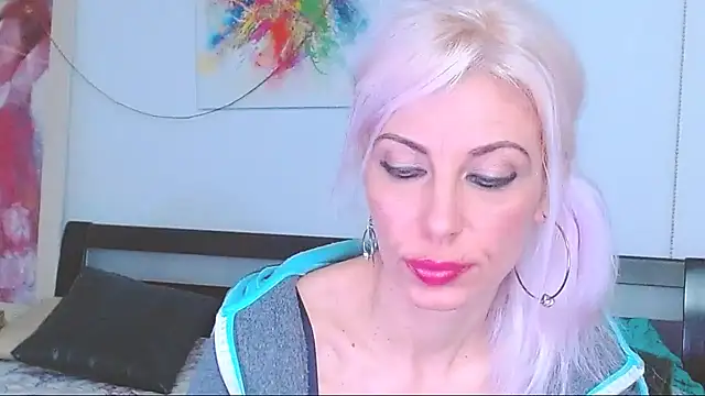 HoneyLara online show from March 23, 2025, 2:48 am