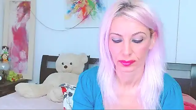 Snapshot of HoneyLara chatting on October 28, 2025, 10:09 pm HoneyLara online show from October 28, 2025, 10:09 pm