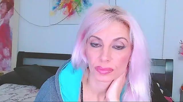 HoneyLara online show from February 22, 2025, 11:03 pm