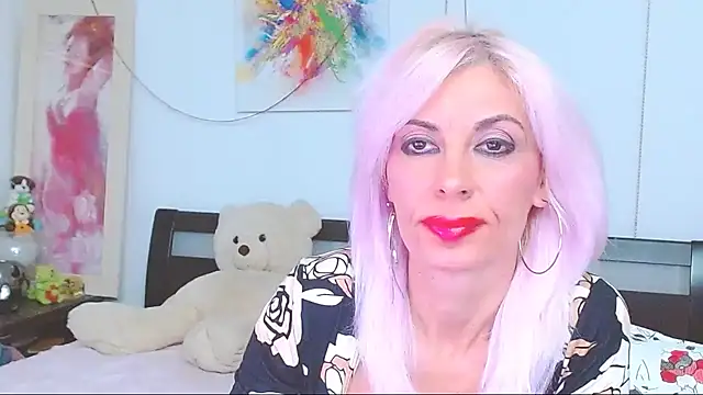 Snapshot of HoneyLara chatting on October 13, 2025, 4:19 pm HoneyLara online show from October 13, 2025, 4:19 pm