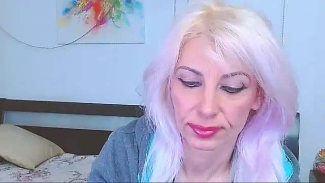 HoneyLara online show from March 21, 2025, 2:28 am