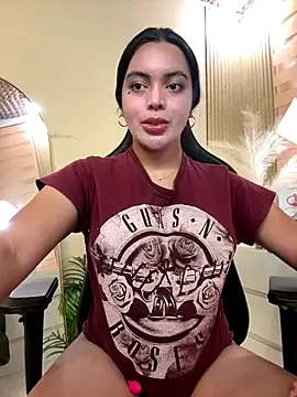 HotstuffCherrySummer online show from October 4, 2025, 8:16 am