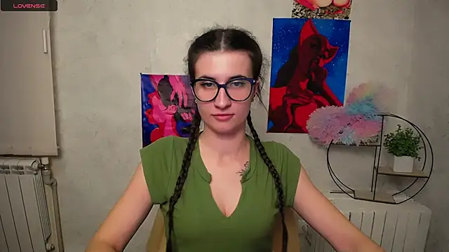 Snapshot of MaryEm976 chatting on November 2, 2025, 10:53 am MaryEm976 online show from November 2, 2025, 10:53 am